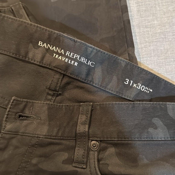 Banana Republic Traveler Pants - 31 x 30 - Picture 3 of 3